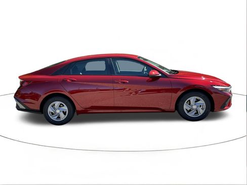 New 2026 Hyundai Elantra SE w/ Cargo Package image 2