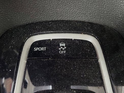 Used 2020 Toyota Corolla XLE image 30