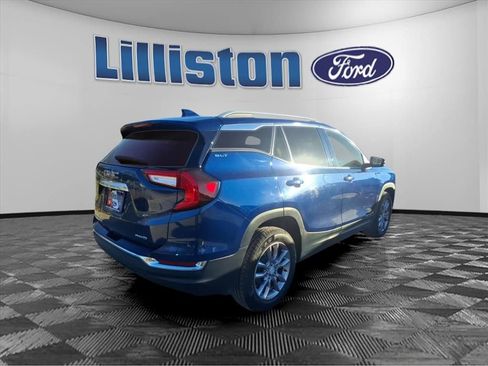 Used 2023 GMC Terrain SLT image 3