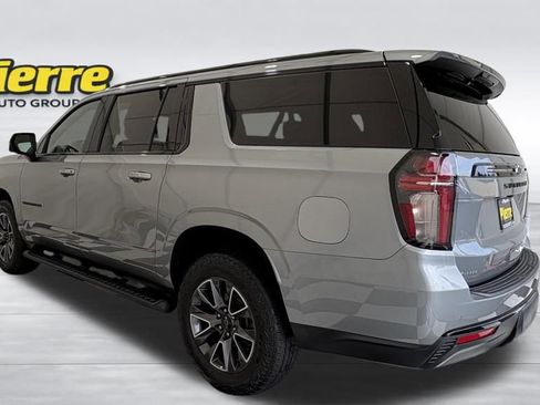 Used 2024 Chevrolet Suburban Z71 w/ Luxury Package image 3