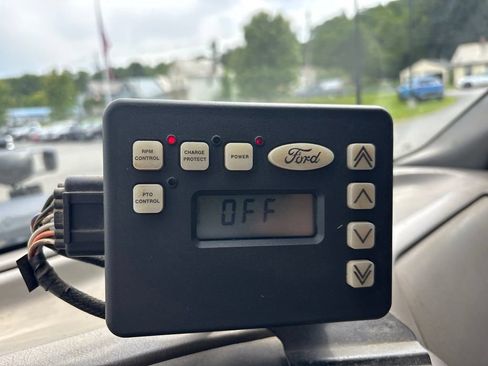 Used 1999 Ford F550 4x4 Regular Cab Super Duty image 20