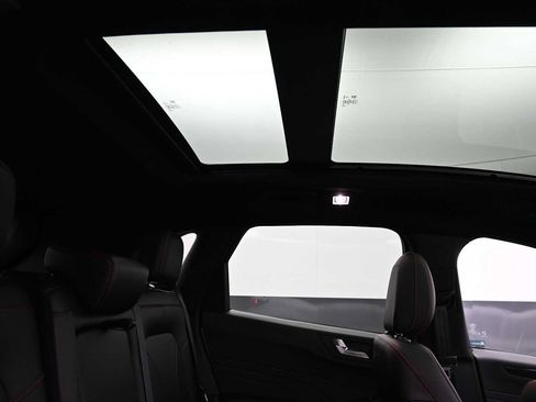 Certified 2025 Ford Escape ST-Line Elite w/ Premium Technology Package AWD/4WD image 47
