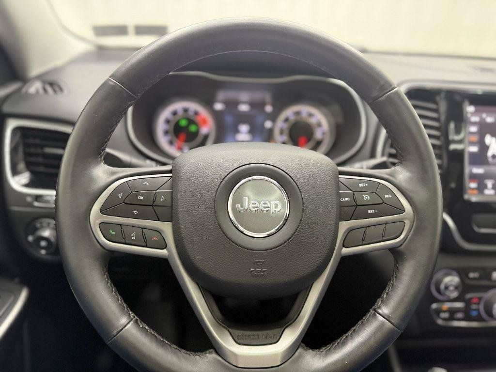 Used 2019 Jeep Cherokee Limited AWD/4WD image 13