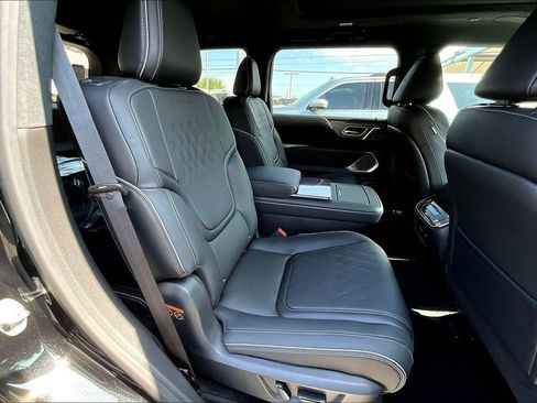 New 2026 INFINITI QX80 Autograph AWD/4WD image 18