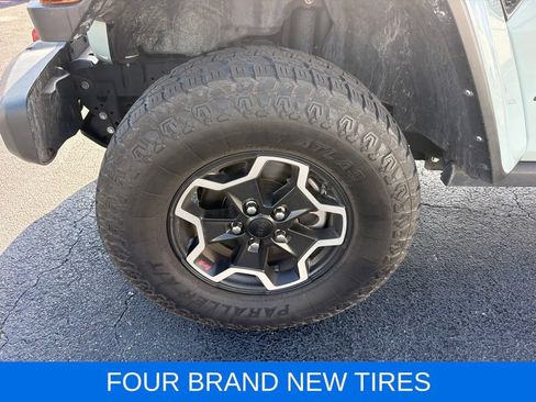Used 2023 Jeep Gladiator Rubicon w/ Trailer Tow Package AWD/4WD image 5