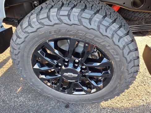 New 2025 Chevrolet Silverado 2500 LT w/ Trail Boss Package image 7