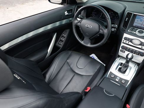 Used 2014 INFINITI Q60 Convertible w/ Premium Package image 25