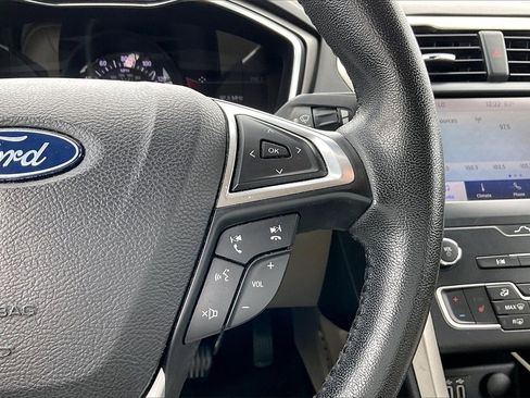 Used 2020 Ford Fusion SEL image 11