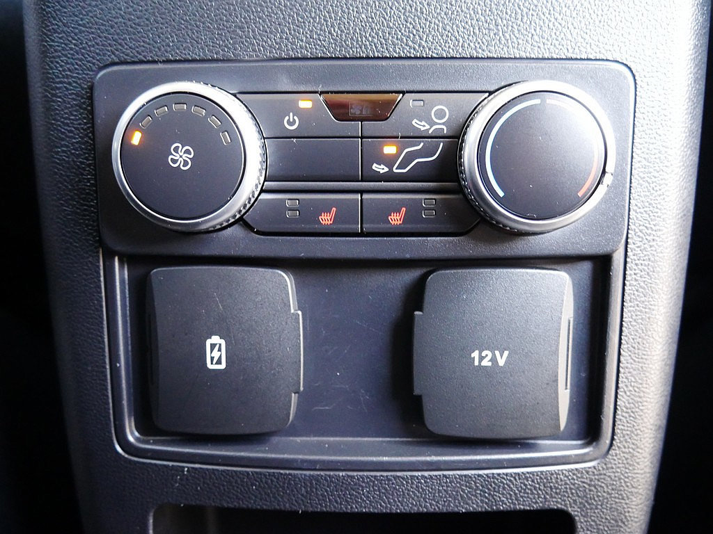 Used 2020 Ford Explorer XLT w/ Equipment Group 202A AWD/4WD image 60