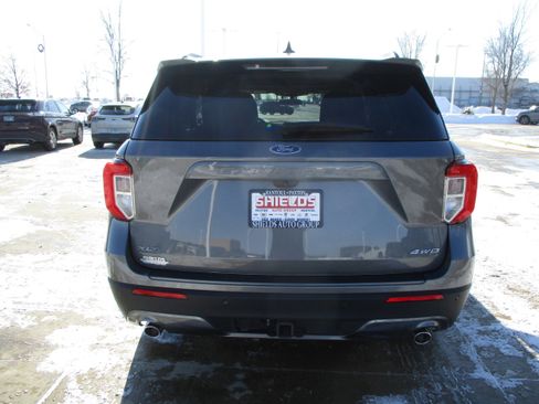 Used 2023 Ford Explorer XLT w/ Equipment Group 202A AWD/4WD image 5