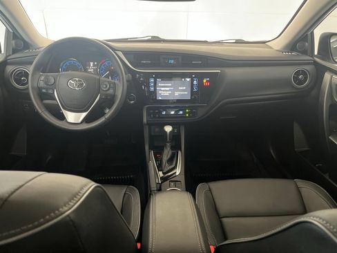 Used 2018 Toyota Corolla XLE FWD image 30