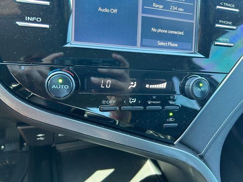 Used 2018 Toyota Camry SE w/ Convenience Package FWD image 26