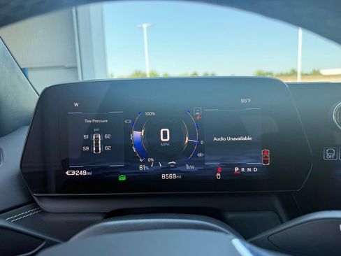 Used 2025 Chevrolet Silverado EV LT AWD/4WD image 34