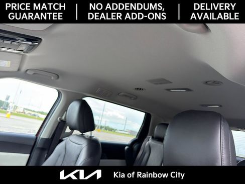 Used 2024 Kia Carnival LX FWD image 15