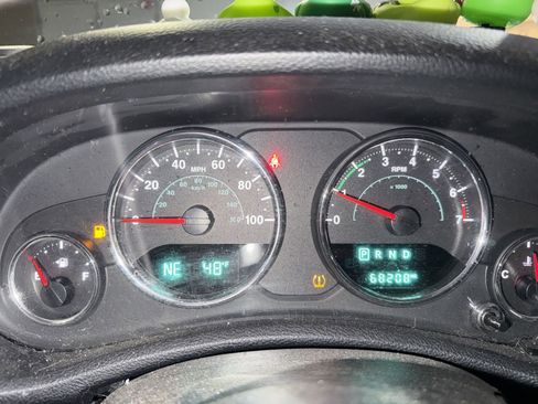 Used 2018 Jeep Wrangler Unlimited Sahara image 10