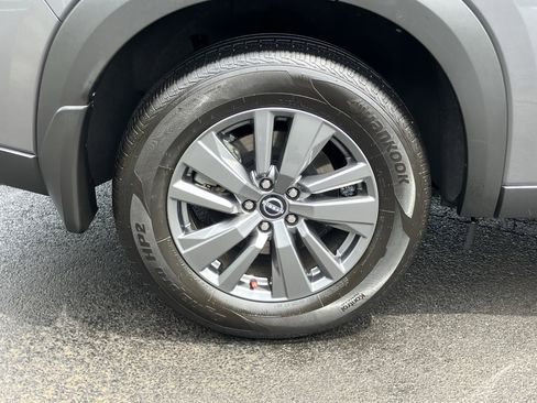Used 2025 Nissan Pathfinder S FWD image 13