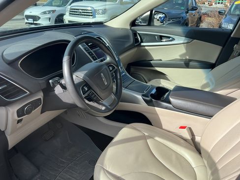 Used 2020 Lincoln Nautilus Premier w/ Equipment Group 101A image 8