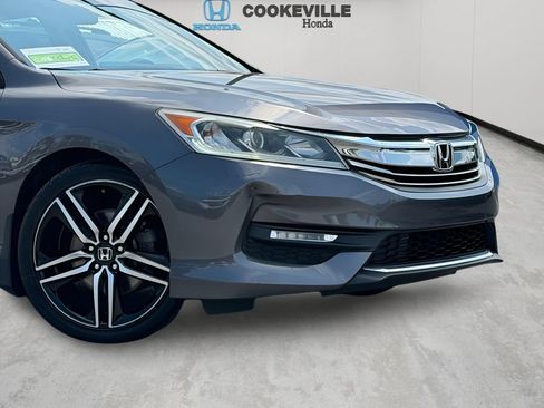 Used 2017 Honda Accord Sport image 3
