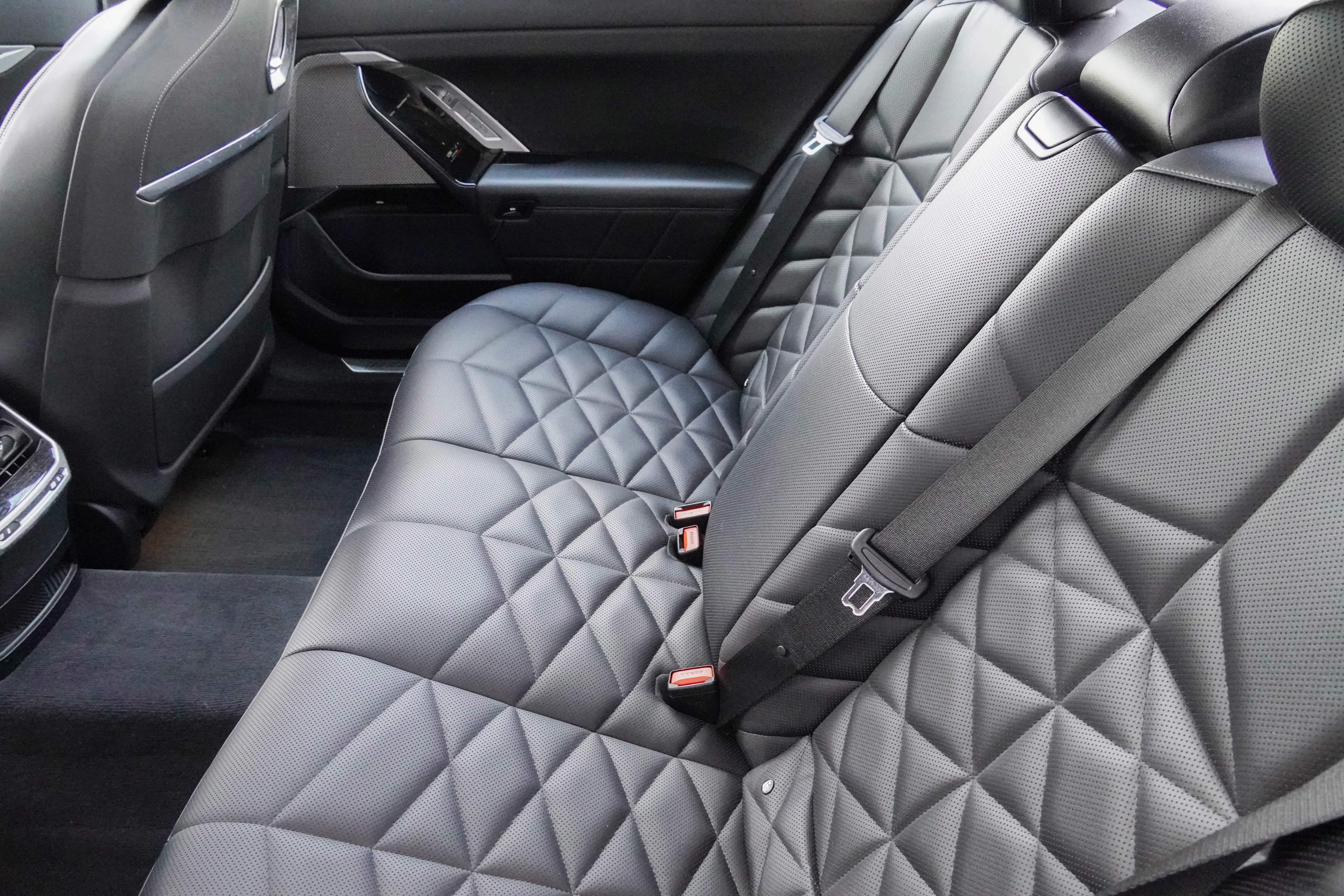 Used 2023 BMW 740i RWD image 37