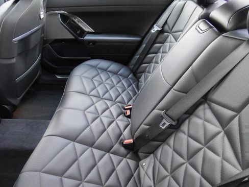 Used 2023 BMW 740i RWD image 37