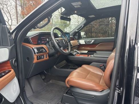 Certified 2024 Lincoln Navigator L Reserve image 14