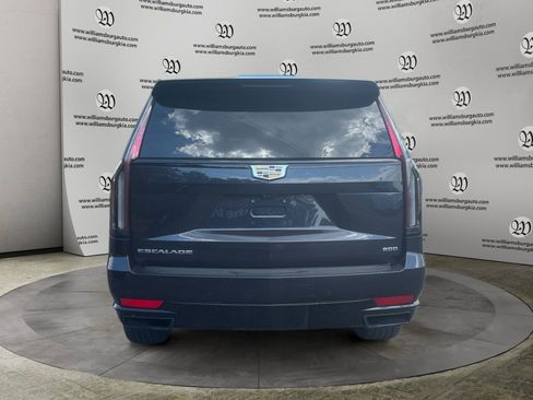 Used 2024 Cadillac Escalade Sport Platinum AWD/4WD image 4