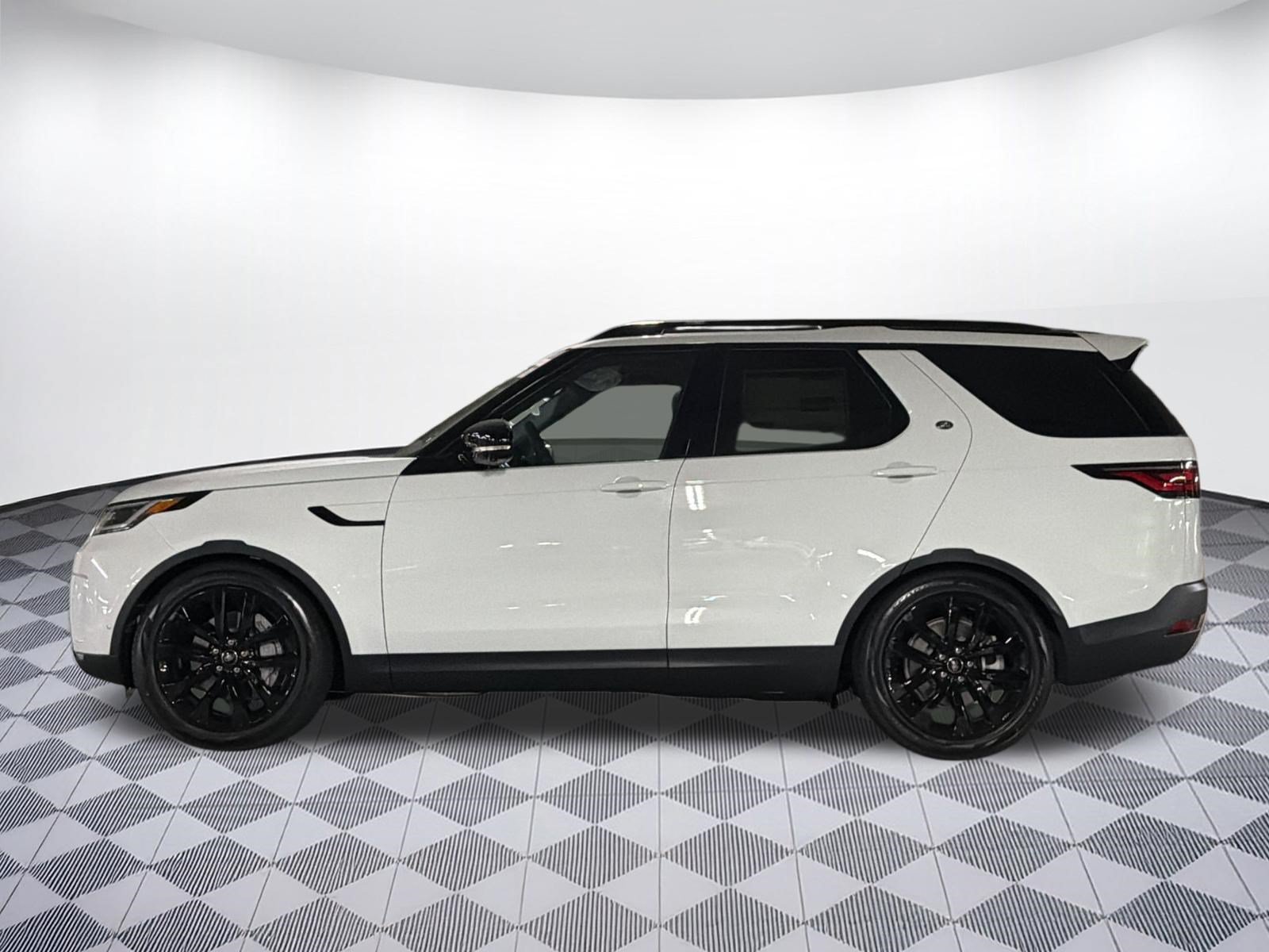 New 2026 Land Rover Discovery S AWD/4WD image 2