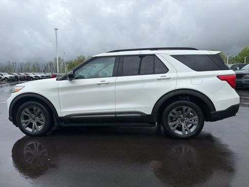 Certified 2023 Ford Explorer XLT w/ Equipment Group 202A image 15
