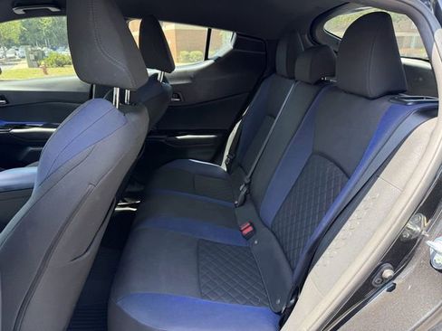 Used 2021 Toyota C-HR XLE FWD image 25