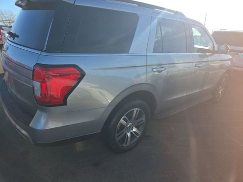 Used 2024 Ford Expedition XLT image 4