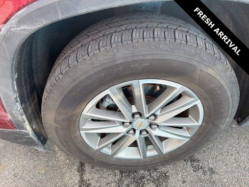 Used 2023 Chevrolet Traverse LT image 5
