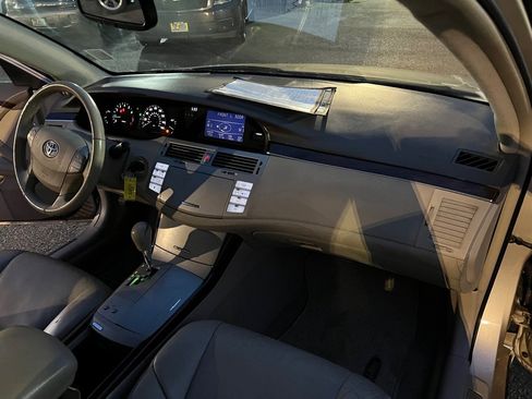 Used 2010 Toyota Avalon XLS image 15