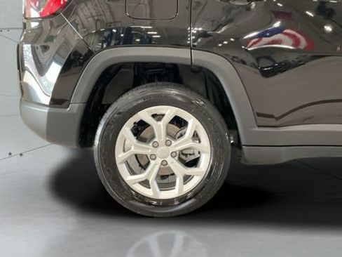 Used 2024 Jeep Compass Latitude AWD/4WD image 20