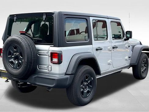 Used 2022 Jeep Wrangler Unlimited Sport image 11
