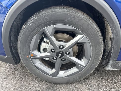New 2025 Kia K4 LXS image 8