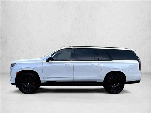 Used 2022 Cadillac Escalade ESV Sport w/ Touring Package RWD image 6