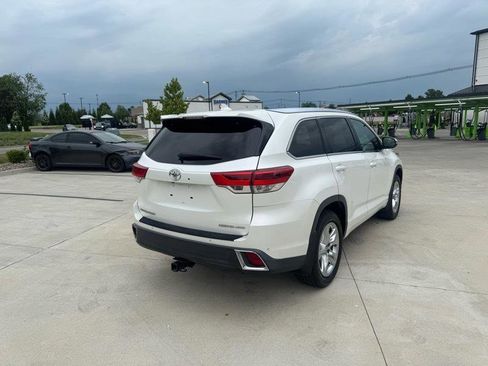 Used 2017 Toyota Highlander Limited AWD/4WD image 5