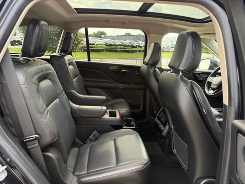 Used 2022 Lincoln Aviator Reserve w/ Equipment Group 201A AWD/4WD image 32