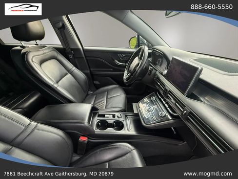 Used 2022 Lincoln Corsair AWD w/ Premium Package image 16