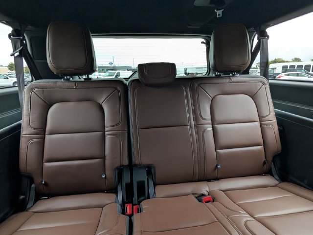 Used 2024 Lincoln Navigator L Reserve AWD/4WD image 32