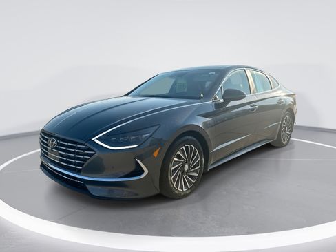Used 2023 Hyundai Sonata Limited w/ Cargo Package FWD image 1