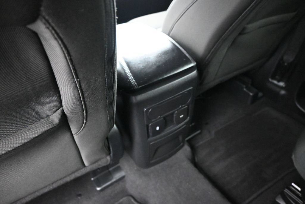 Used 2023 Ford Explorer XLT RWD image 22