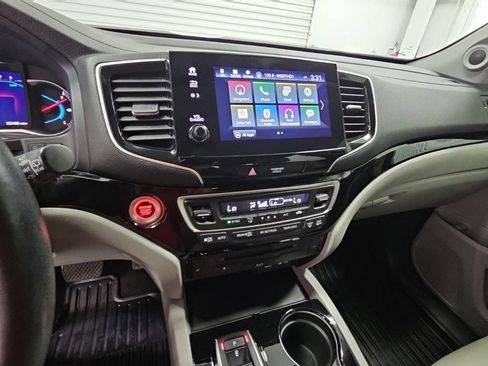 Used 2021 Honda Pilot Touring image 13