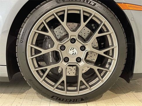 Used 2025 Porsche 911 Carrera image 16