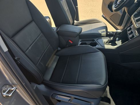 Used 2021 Volkswagen Tiguan SE FWD image 19