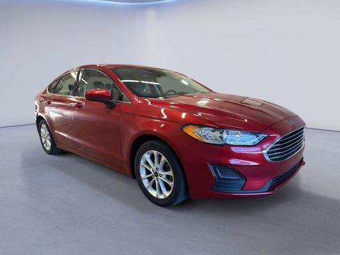Used 2020 Ford Fusion SE FWD image 1