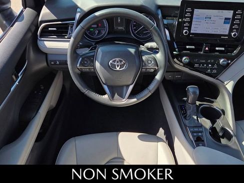 Used 2021 Toyota Camry SE image 7