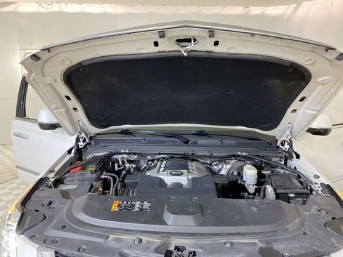 Used 2018 Cadillac Escalade Luxury image 16