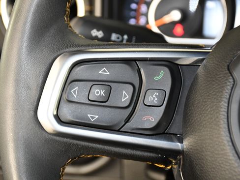 Used 2024 Jeep Wrangler Unlimited Sahara w/ Technology Group AWD/4WD image 21
