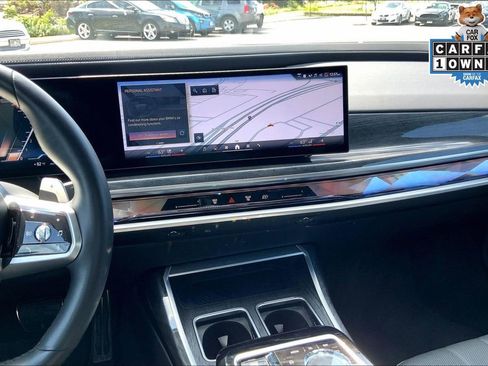 Used 2023 BMW 740i image 6